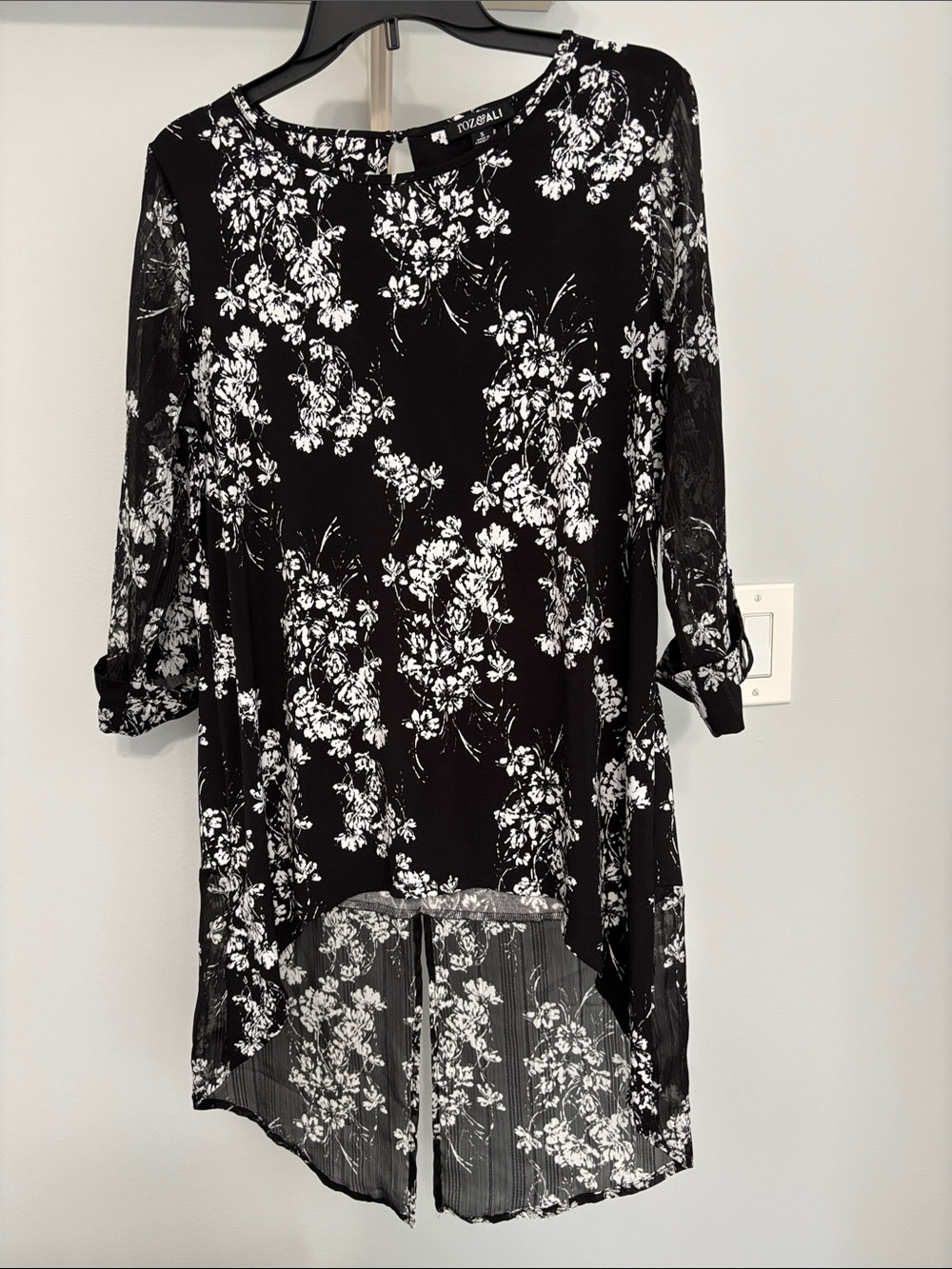Roz & Ali Black and White Floral Hi-Low tunic